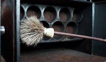 Чистим твердотопливный котел без ошибок: практическое руководство