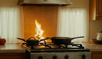Греетесь газовой плитой? Узнайте, почему это опасно и незаконно