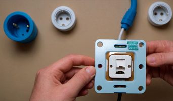 Как подключить интернет-розетку: пошаговое руководство