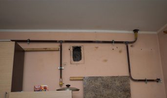 Можно ли перенести газовую трубу в квартире?
