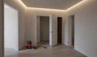 Установка скрытой двери своими руками