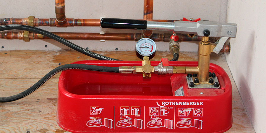 Прессовщик системы отопления