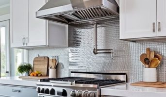 Как установить вытяжку над газовой плитой: пошаговое руководство для чистого и безопасного воздуха на кухне