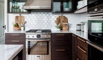 Как замаскировать газовую колонку на кухне: безопасность и стиль в одном флаконе