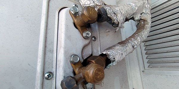 подключение трубок к внешнему блоку кондиционера