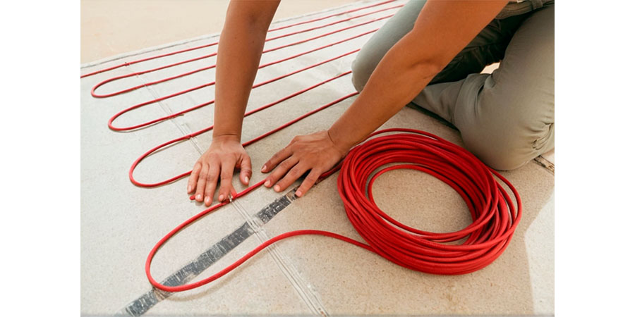 Монтаж электрического кабеля для теплого пола