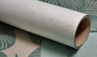 Флизелиновые обои на старые стены: возможности, техника и советы для идеального результата