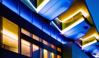 Фотореле для фасадного освещения: автоматизация, преимущества и недостатки использования в современных системах управления светом