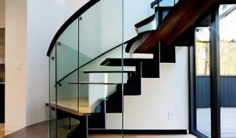 Металлические лестницы в частных домах: долговечность, стиль и экономия в одном решении