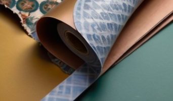 Виниловые обои на старых покрытиях: стоит ли рискнуть и как избежать ошибок?