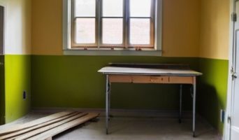 Идеальный момент: когда лучше всего устанавливать межкомнатные двери в процессе ремонта?