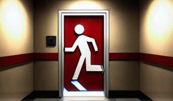 Пожарные выходы: Забота о безопасности или угроза жизни?