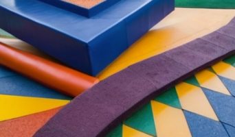 Безопасные и Удобные Детские Площадки: Все о Покрытиях из Резиновой Крошки