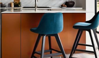 Дизайнерские кухонные кресла: стоит ли инвестировать в стиль и комфорт?