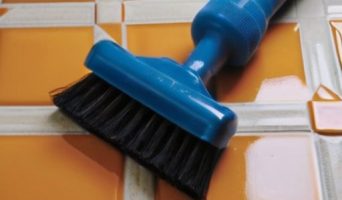 Эффективные методы удаления цементных пятен с плитки: от причин до профилактики