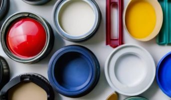 Как правильно покрасить пластик: советы и рекомендации по выбору красок