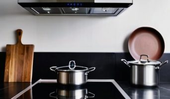 Как правильно установить вытяжку на кухне: пошаговая инструкция и советы