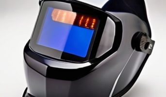 Почему маска «хамелеон» — лучший выбор для начинающих сварщиков?