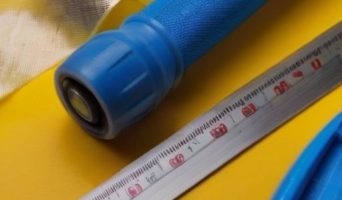 Правильный демонтаж натяжного потолка: шаг за шагом к успеху