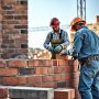 Как выбрать формат кирпича чтобы ускорить кладку