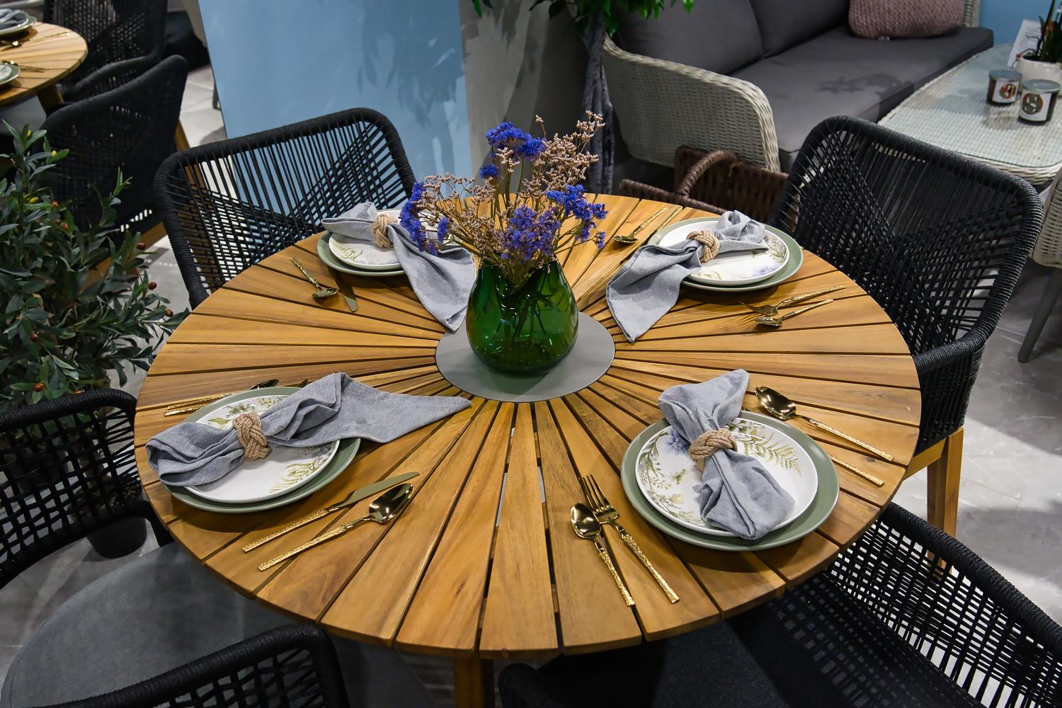 Как организовать обеденную зону на открытой террасе